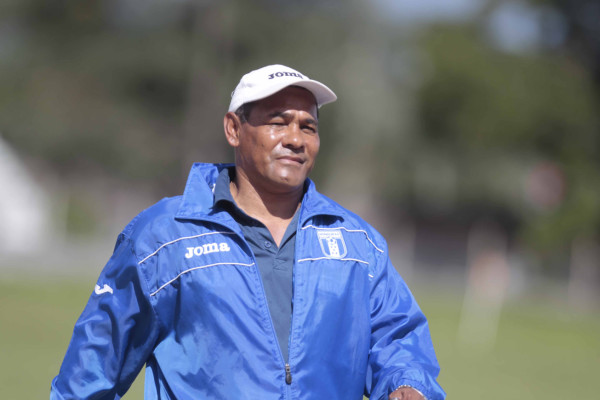 5. El técnico José Valladares hizo historia con Sub-17 de Honduras.
