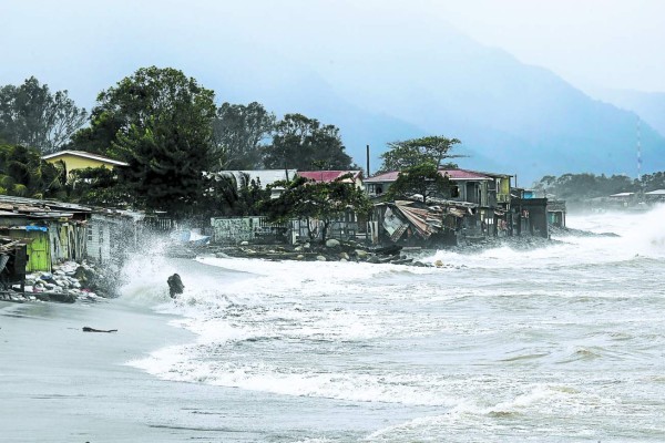 Onda tropical dejará lluvias en el norte de Honduras