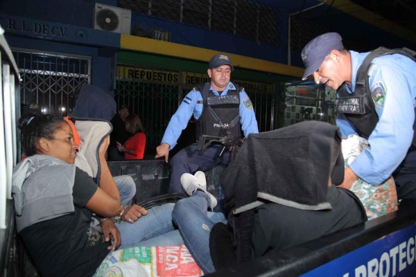 Arrestan a cinco supuestos pandilleros en la Rivera Hernández