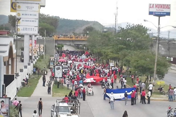 Cerrada la primera calle por marcha del Partido Libertad y Refundación