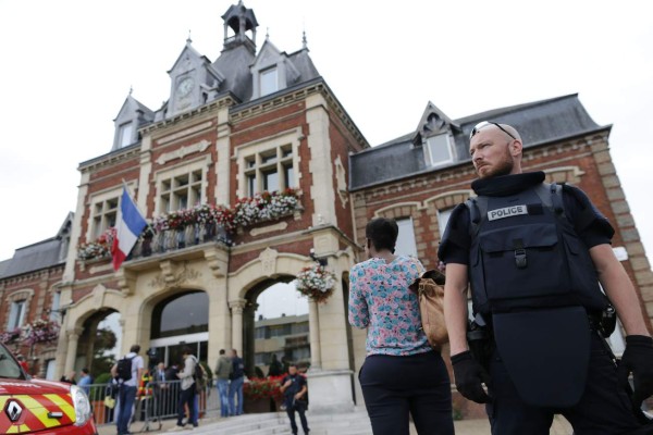 Estado Islámico reivindica ejecución de un sacerdote en una iglesia de Francia