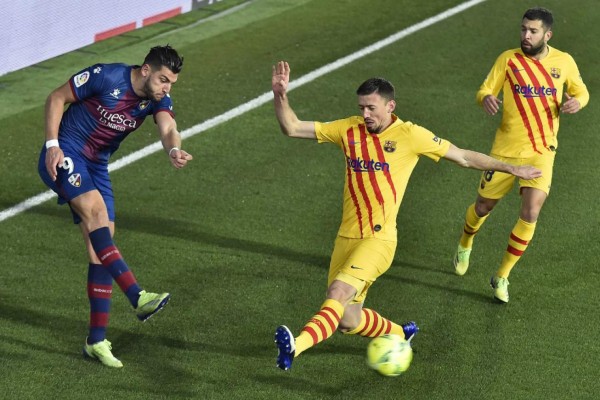 Barcelona logra deslucido triunfo ante Huesca en su primer partido del 2021