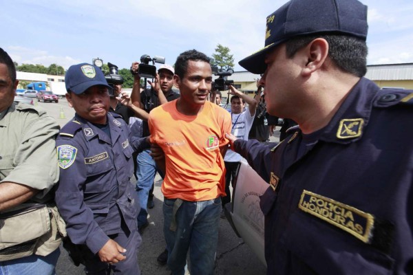 Pruebas no confirman que hombre violó y mató a niña