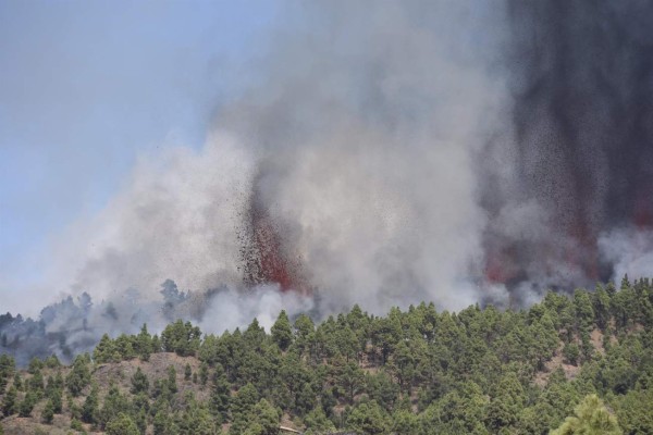 Entra en erupción un volcán en la isla española de La Palma