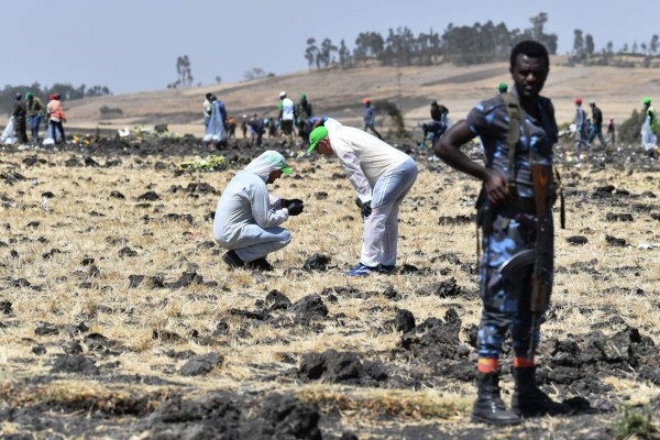 Cajas negras de avión Ethiopian muestran 'semejanzas claras' con el accidentado de Lion Air   