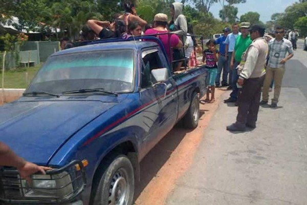Veraneantes pasan por rigurosos operativos en La Ceiba