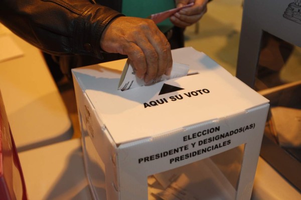 Reforma propone crear la figura del voto en casa