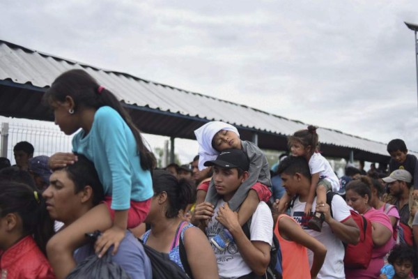 México confirma 640 peticiones de refugio para migrantes de caravana