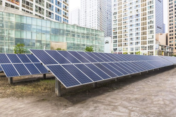 New energy saving photovoltaic power generation is applied to modern urban construction.