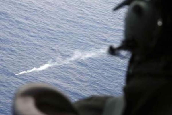 Barco chino que participa en la búsqueda del avión malasio detectó señal en océano Índico   