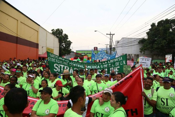 Miles de trabajadores hondureños celebran su día