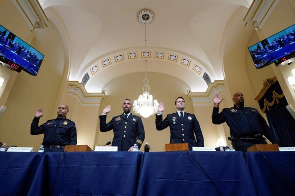 'Batalla medieval': Cuatro policías describen el horror que vivieron durante el asalto al Capitolio