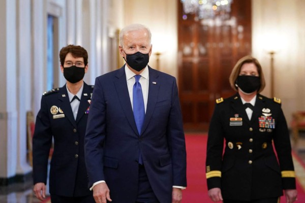 Biden nomina a la primera mujer para liderar el Comando Sur de EEUU