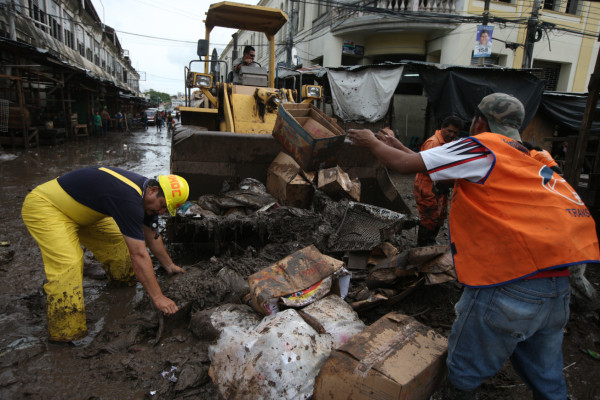 Fuertes lluvias dejan desastres en la capital