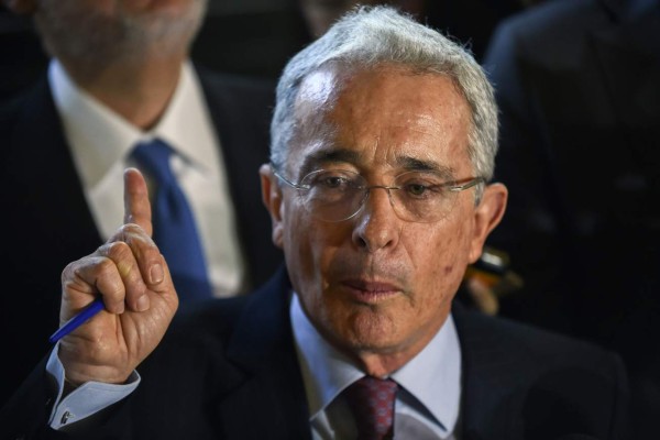 Expresidente colombiano Álvaro Uribe da positivo de coronavirus