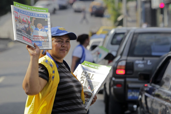 Conteo de voto por voto definirá la presidencia de El Salvador