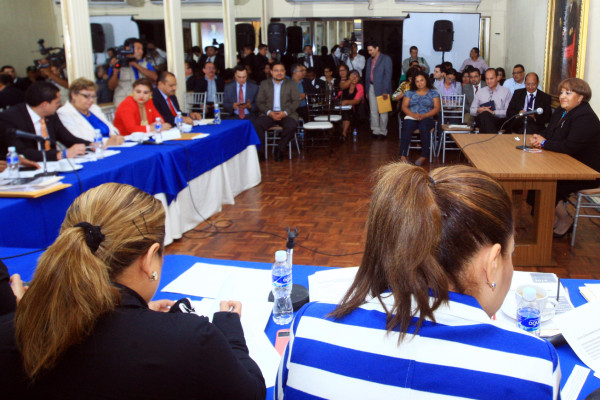 Congreso de Honduras definirá nómina de candidatos al Conadeh