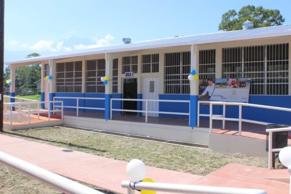 Inauguran la ampliación del instituto oficial La Ceiba