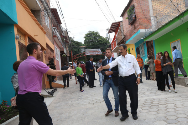 Carlos Flores apoyará campaña de Villeda