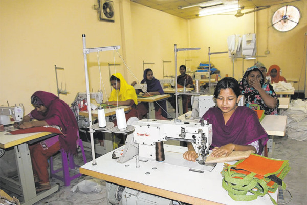 Un fabricante afronta la dura realidad del sector textil en Bangladesh