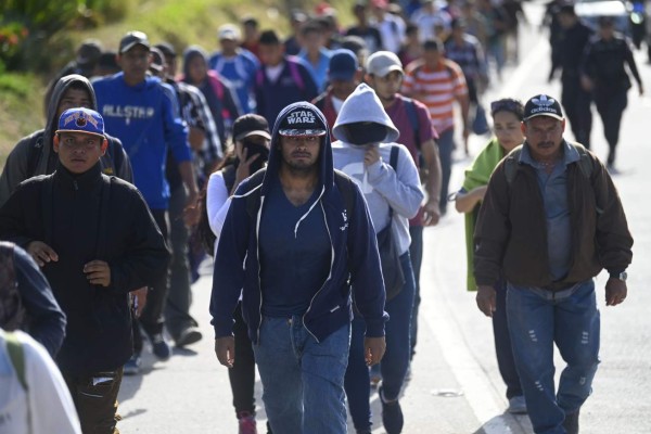 Nueva caravana de migrantes sale de El Salvador rumbo a EEUU