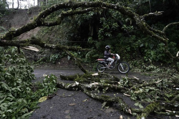 Costa Rica extiende las alertas por dos ondas tropicales