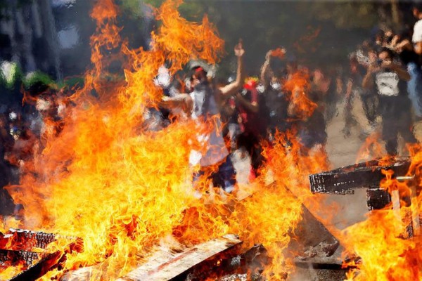 Violentas protestas en Chile dejan ya 15 muertos