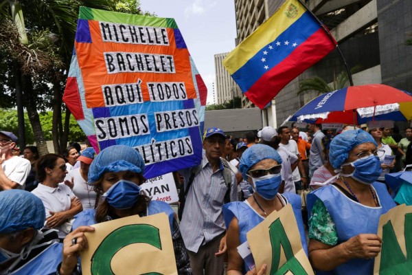 Bachelet se reúne con Guaidó y Maduro en el cierre de su visita a Venezuela