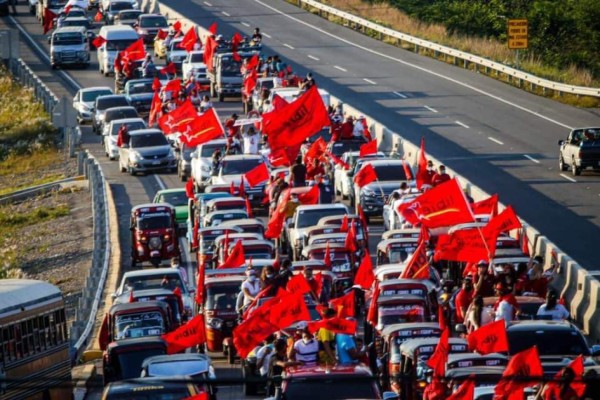 FOTOS: Con multitudinarias caravanas, Xiomara Castro y Tito Asfura cierran campaña en Cortés y Francisco Morazán