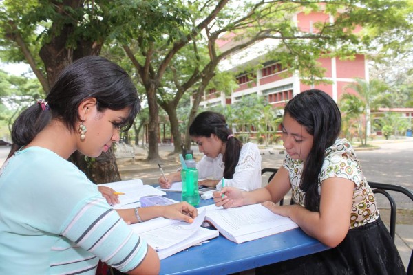 Tres congresos desarrollará la Pedagógica esta semana