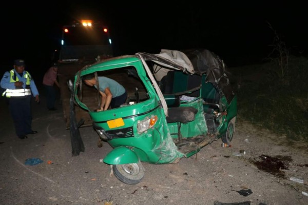 Un muerto y 10 heridos deja triple accidente vial en Santa Bárbara