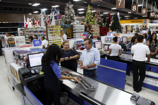 Inauguran Diunsa en la Plaza Toronjal de La Ceiba