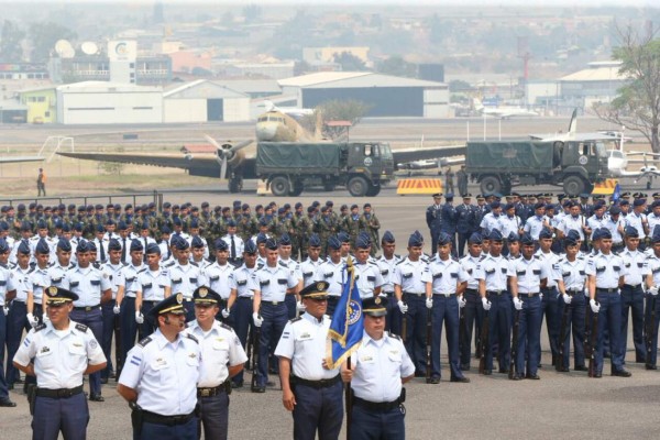 Presidente Hernández respalda a la Fuerza Aérea en su 85 aniversario