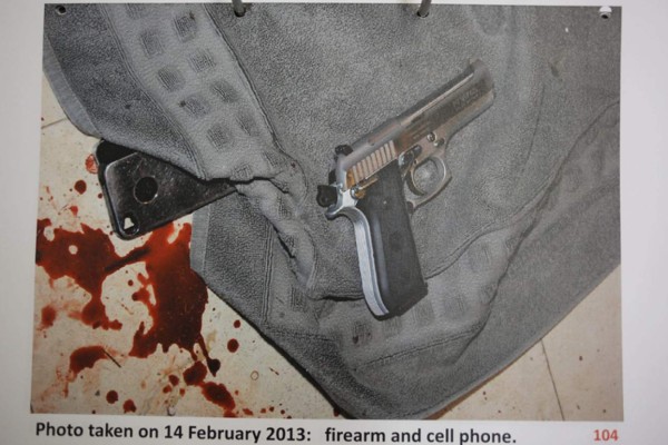 El arma con la que supuestamente asesinó a su novia.
