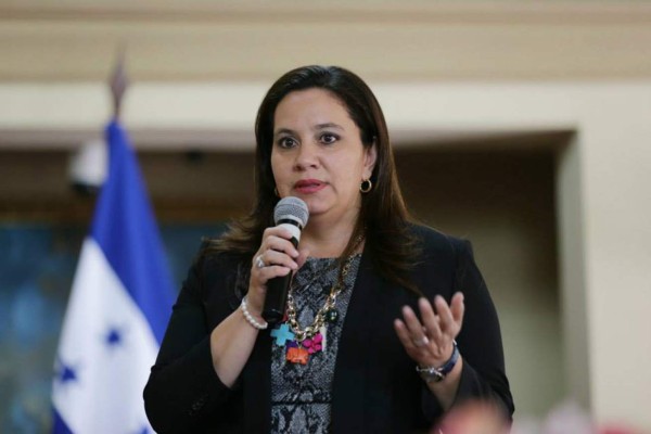 Honduras: Gobierno trabaja en plan para prevenir embarazos de adolescentes