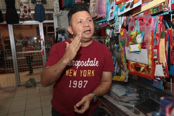 Esperan levantar los negocios de los escombros en San Pedro Sula
