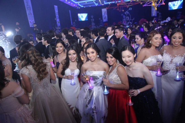 Espectacular fiesta de gala de la Escuela Internacional Sampedrana