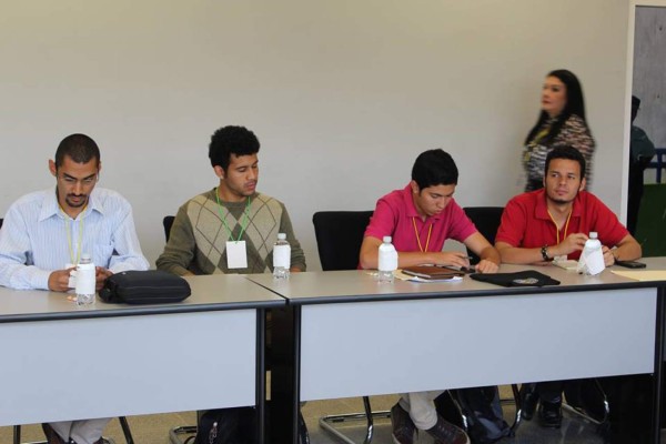Unah: Estudiantes no aceptan propuesta de autoridades