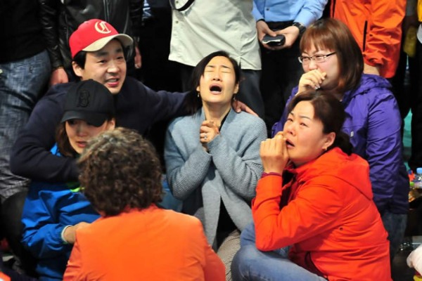 Pocas esperanzas de más rescates en naufragio de ferry surcoreano