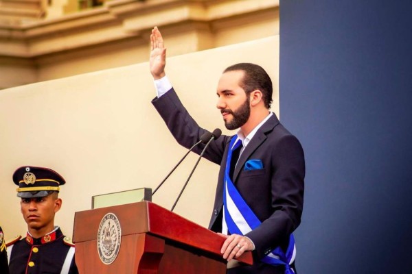 Salvadoreños aprueba gestión de Bukele tras dos años de presidencia