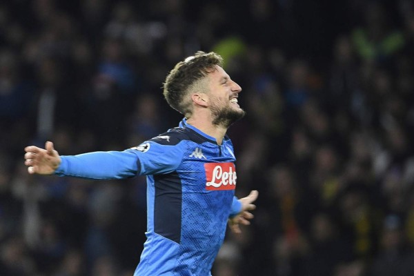 Napoli's Belgian forward Dries Mertens celebrates after scoring a goal during the UEFA Champions League round of 16 first-leg football match between SSC Napoli and FC Barcelona at the San Paolo Stadium in Naples on February 25, 2020. (Photo by Filippo MONTEFORTE / AFP)