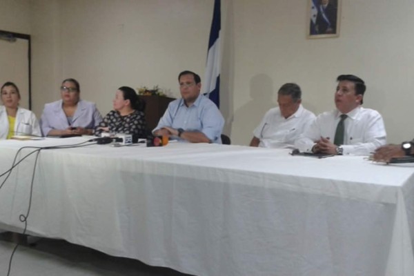 Honduras: Ministra de Salud llega al hospital Mario Rivas