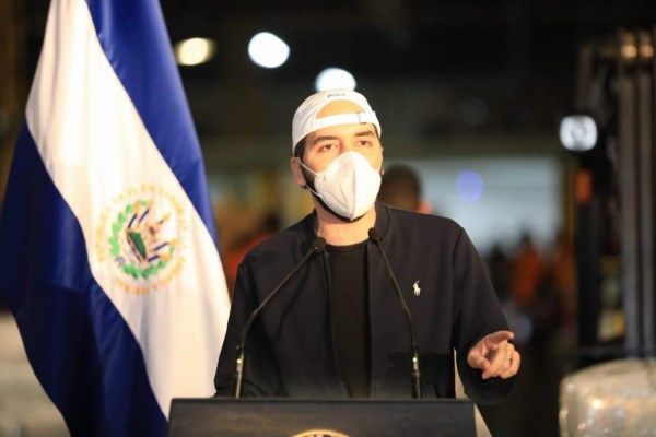 Bukele cede y anuncia reapertura económica en El Salvador