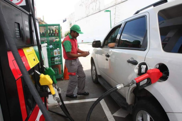 La gasolina súper costará L101.32 el lunes en Tegucigalpa