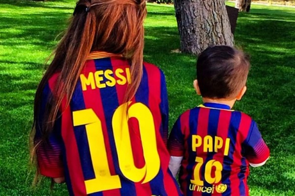 Antonella y Thiago apoyan a Messi en Instagram