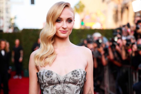 Sophie Turner comparte fotos de su embarazo