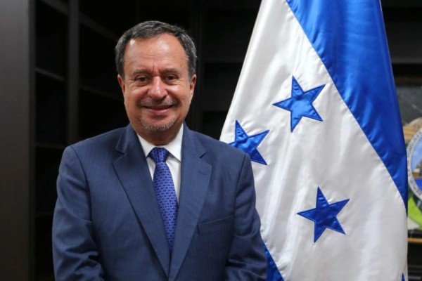 Juan Orlando Hernández se apresta a realizar cambios en su gabinete