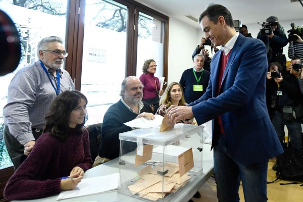 España vota hoy en las segundas elecciones en el año