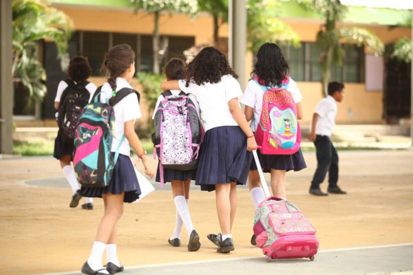 Más de 13,000 escolares repiten grado en Cortés