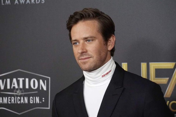 Armie Hammer deja su cinta con Jennifer López tras fuerte polémica en las redes  